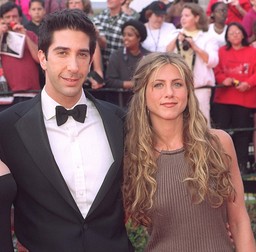 Info - "Friends" : Jennifer Aniston (Rachel) et David Schwimmer (Ross) ont failli être un vrai couple - "LISA KUDROW" "DAVID SCHWIMMER" "JENNIFER ANISTON" SOIREE SCREEN ACTORS GUILD AWARDS LOS ANGELES "PLAN AMERICAIN"