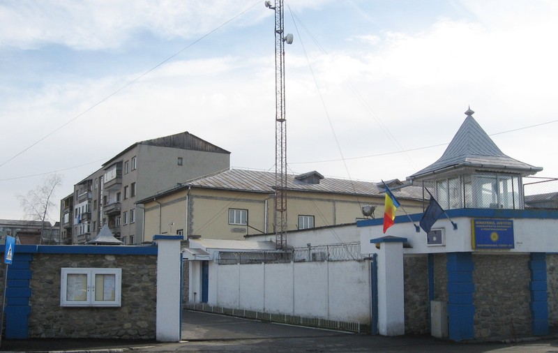 Un deţinut din Penitenciarul Târgu-Jiu s-a spânzurat. Era închis pentru tentativă de omor, după ce își înjunghiase soția