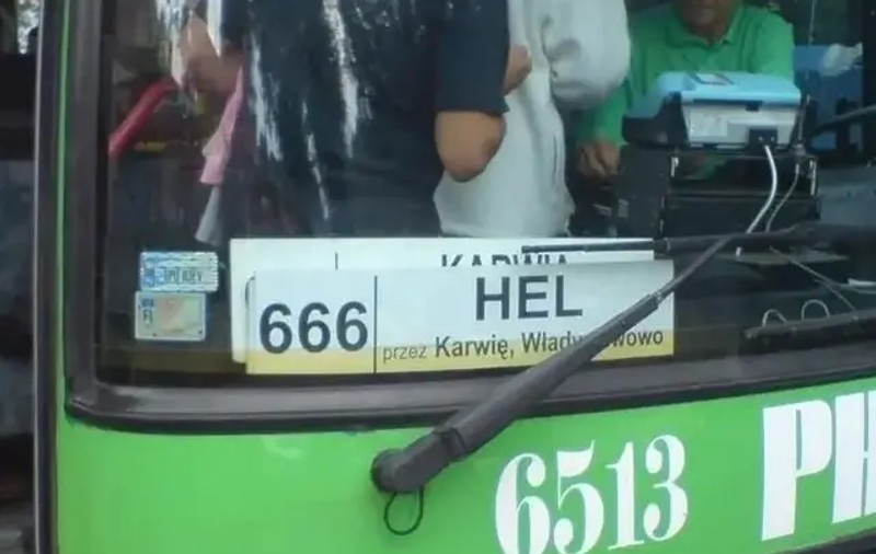Un site catolic cere autorităților poloneze să încheie ruta autobuzului 666 către Hel