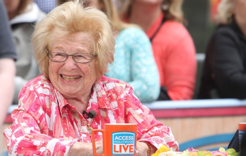 Dr. Ruth, terapeut sexual din SUA și gazdă de talk-show, a murit la 96 de ani