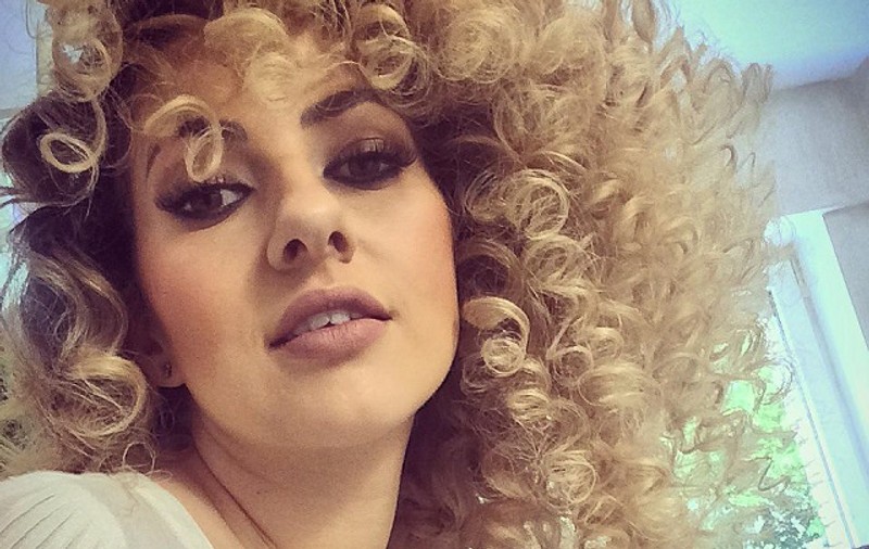 Lidia Buble nu pune la suflet! Mesajul solistei către cei care o judecă pentru relaţia cu Răzvan Simion