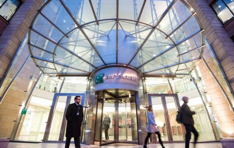 O femeie a dat în judecată banca din Londra la care lucra, pentru discriminare salarială. Cât a câștigat în instanță