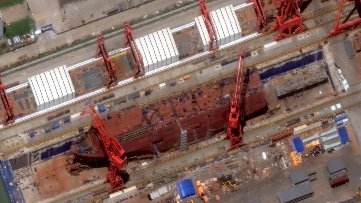 nava mama pentru drone extra-extra-mari submarine foto Vantor