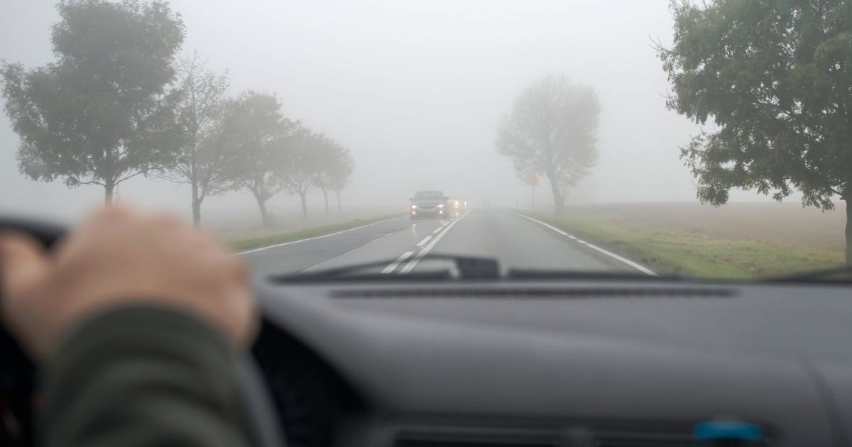 Cum conduci pe ceata