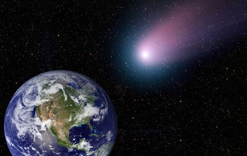 Cea mai strălucitoare cometă a anului va apărea luni pe cer. Când va putea fi observată din România