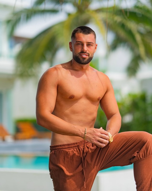 Cu ce se ocupă Teo de la Insula Iubirii. Ispita masculină administrează o afacere de sute de mii de euro