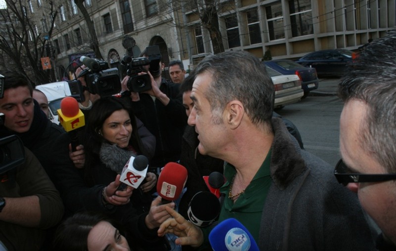 Gigi Becali, în vizită la spital la finul Borcea: "N-o să asculte el de medici, de la spital o să se ducă..."  