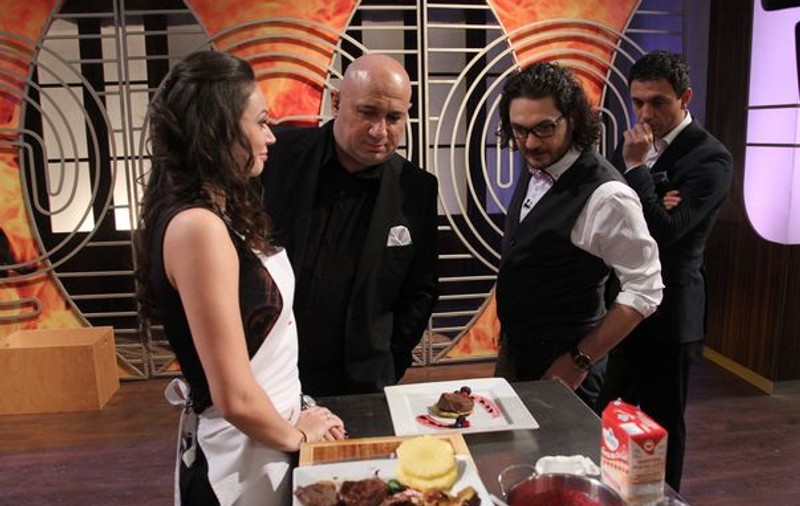 Cine a părăsit MASTERCHEF şi de ce i-a enervat "NOUA CASNICĂ" pe restul concurenţilor
