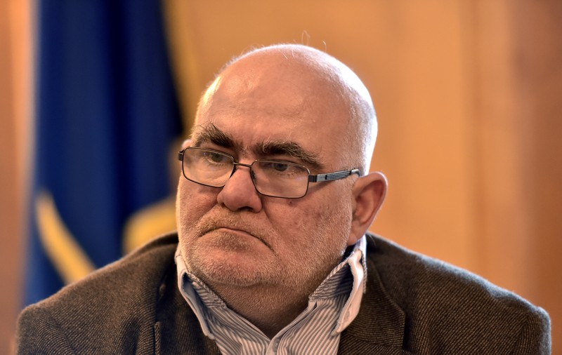 Poliția îl anchetează pe Alfred Bulai, acuzat de foste studente ale SNSPA de abuzuri sexuale. Pentru ce infracțiune a fost deschis dosar penal