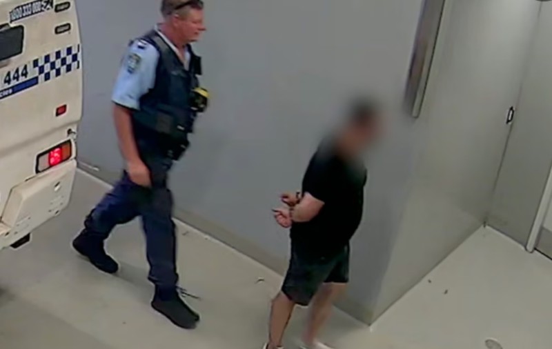 Schema prin care doi români au păcălit femei în vârstă și au furat 50.000 de dolari în parcările centrelor comerciale, în Australia
