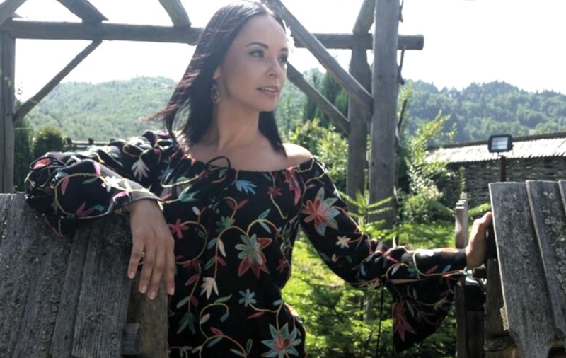 Andreea Marin, AŞA CUM NU AI MAI VĂZUT-O! Şi-a pus ARIPI DE ÎNGER pentru o şedinţă foto | FOTO ÎN ARTICOL