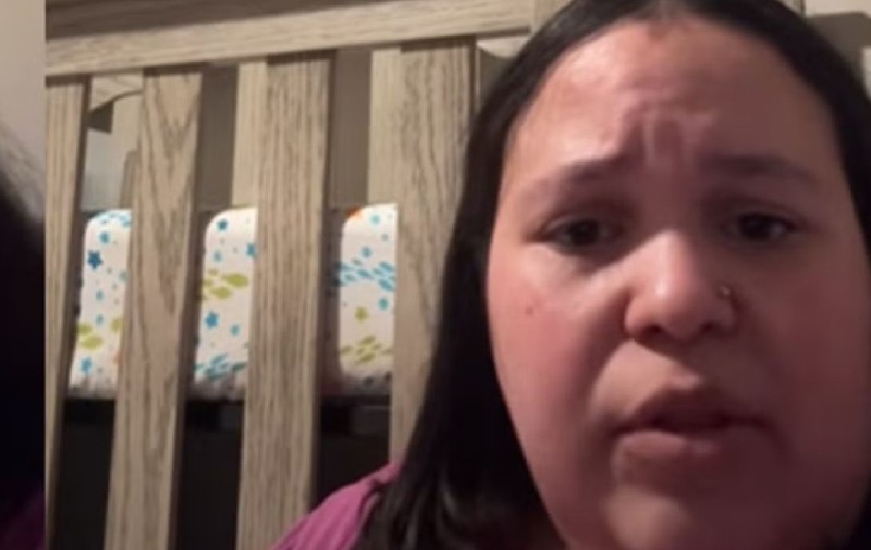 Echipajul United Airlines a cerut deconectarea aparatului care susținea viața unui bebeluș născut prematur, acuză mama copilului