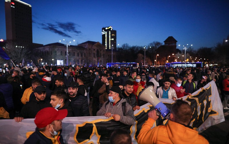 Florin Cîțu, despre protestele împotriva restricțiilor: „Pot protesta împotriva mea, dar să respectăm legea”