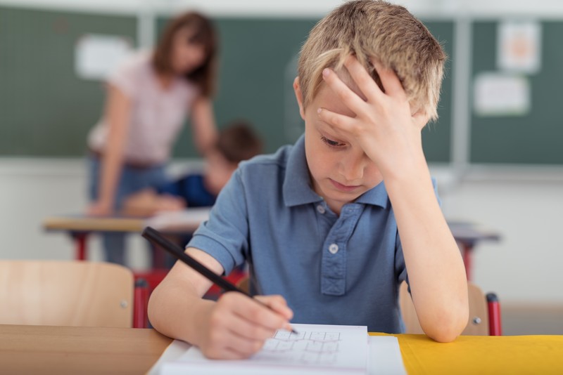 Uniforma școlară ar putea deveni obligatorie în toate școlile de stat din România. Foto: Shutterstock