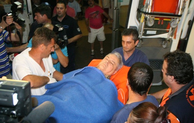 ŞOCANT! Adrian Năstase s-a ÎMPUŞCAT în gât! VA FI OPERAT DIMINEAŢĂ