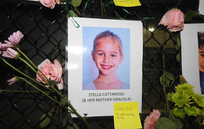 Fiica de 7 ani a unui pompier, victima tragediei din Miami. Tatăl a găsit-o sub dărâmături și a învelit-o cu drapelul SUA