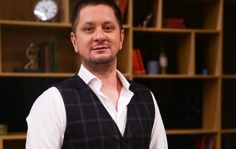 Octavian Strunilă și-a descoperit o nouă vocație. Scrie scenarii în timpul liber! A luat-o pe urmele lui Mimi Brănescu
