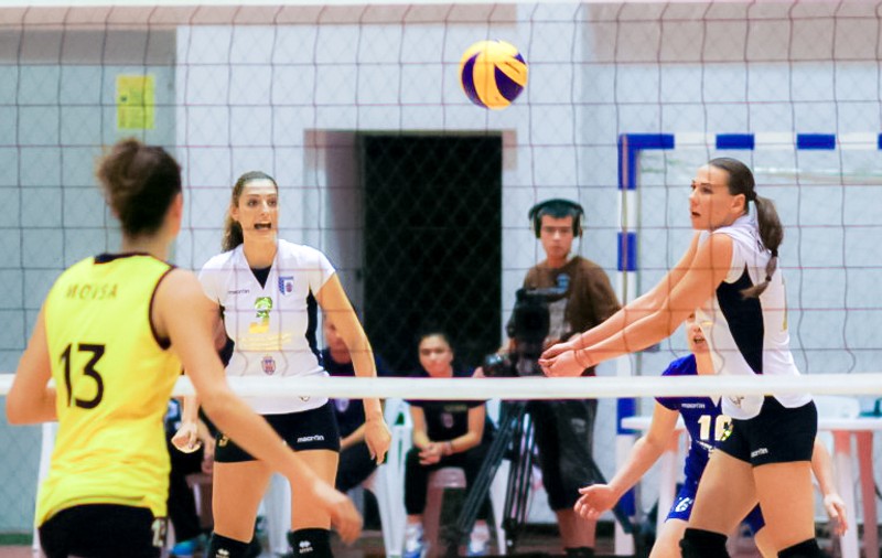 VOLEI FEMININ / Penicilina Iași a câștigat derby-ul codașelor, cu Universitatea Cluj