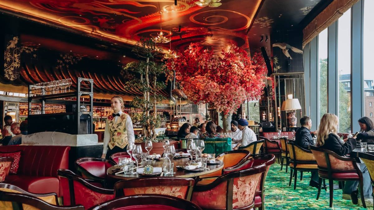 Interiorul unui restaurant din Londra, cu decor vintage