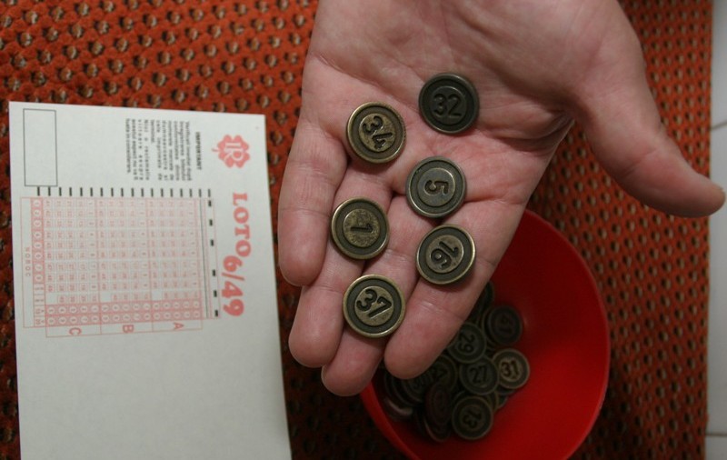 6,1 milioane de euro la tragerea Loto 6/49 de duminică