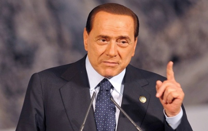 Un bărbat din L'Aquila vrea să se mute acasă la Berlusconi