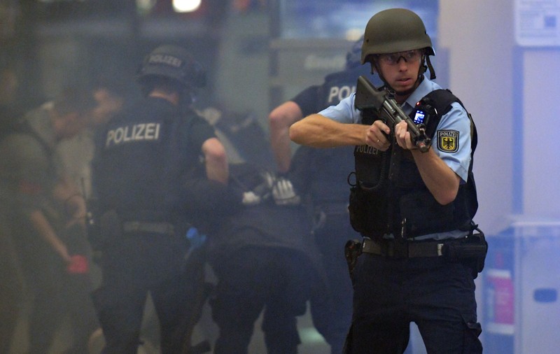Rețeta nemțească. Cum sunt combătute clanurile de interlopi în Germania