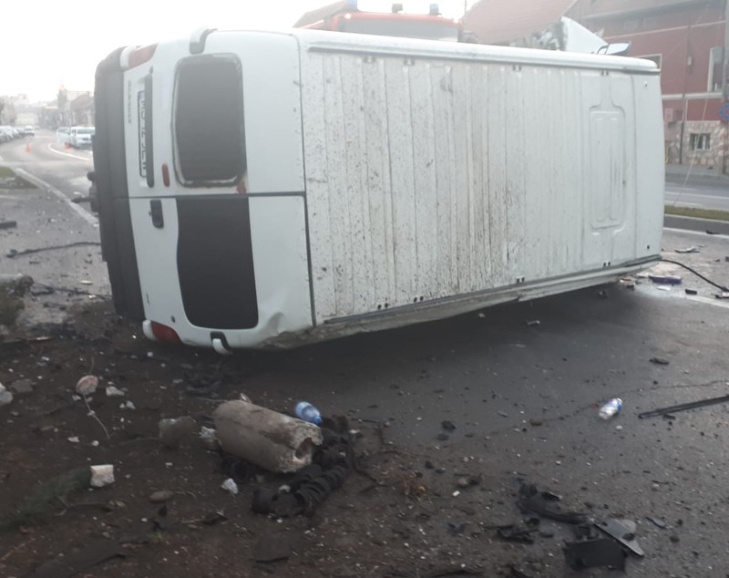 Două persoane au murit într-un grav accident auto, lângă gara din Târgu Mureş (FOTO)