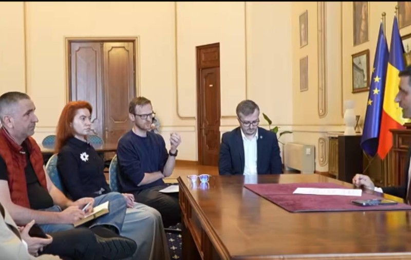 Ce spun jurnaliștii filmați în biroul lui George Simion fără voia lor: „Nu am simțit nevoia să mai facem vreun comentariu”