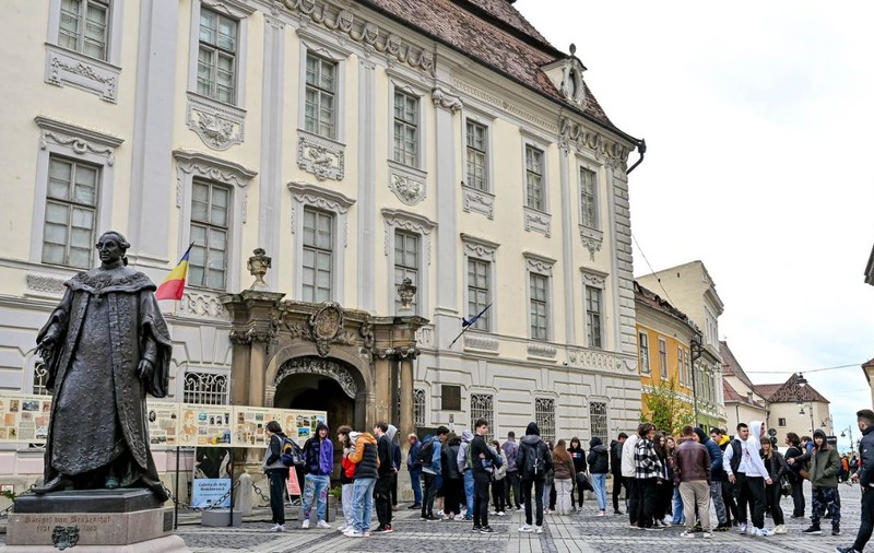 Muzeul Național Brukenthal din Sibiu va fi închis 5 zile în semn de protest, după furtul aurului dacic: „Avem nevoie să evităm astfel de tragedii” 