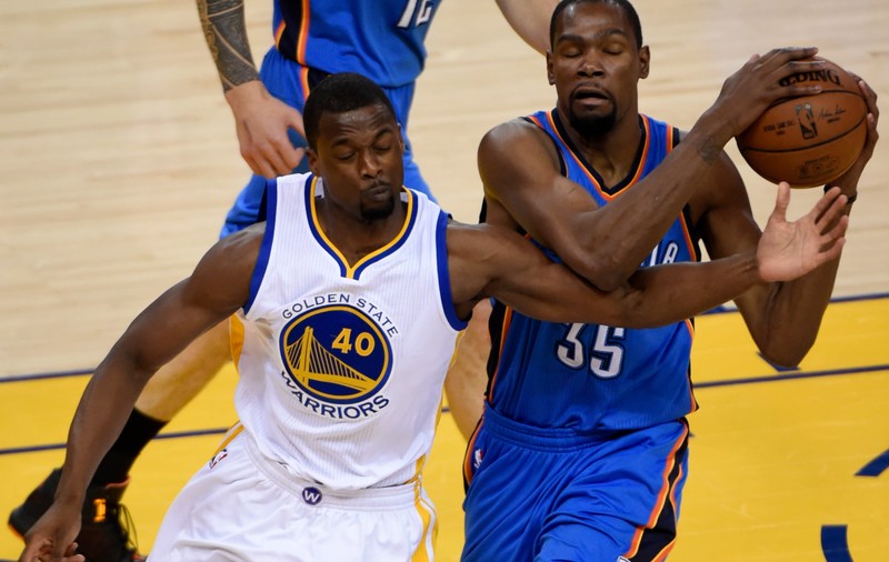 Mutare-șoc în NBA: starul Kevin Durant a trădat OKC și a semnat cu vicecampioana Golden State Warriors! Fanii i-au ars tricoul! VIDEO