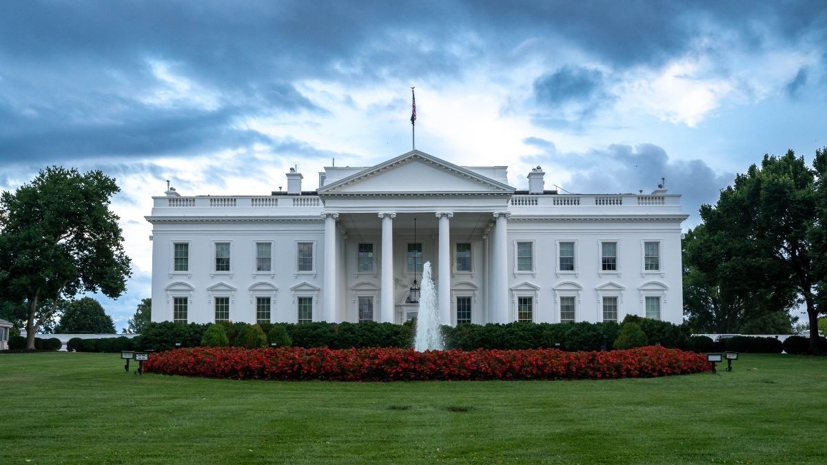 Camera Reprezentanților din SUA a votat pentru oprirea războiului lui Donald Trump cu Iranul, înainte de alegerile de la mijlocul mandatului. Sursă foto: Envato