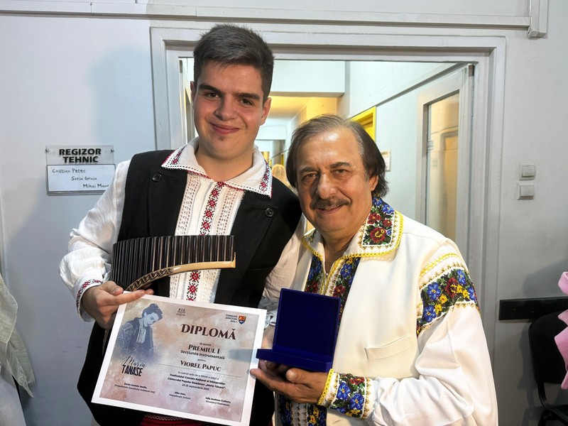 Viorel Papuc alături de maestrul Nicolae Botgros.