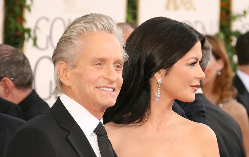 După ce ŞI-AU ARUNCAT VORBE GRELE ÎN PUBLIC, Catherine Zeta-Jones şi Michael Douglas s-au împăcat