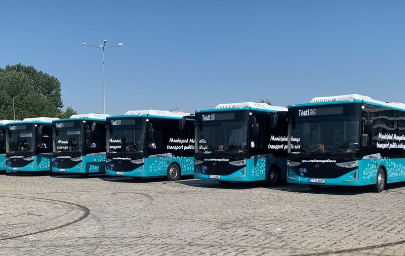 Transport gratuit cu autobuze electrice în Mangalia, de la 1 august, pentru a atrage „mai mulţi turişti”