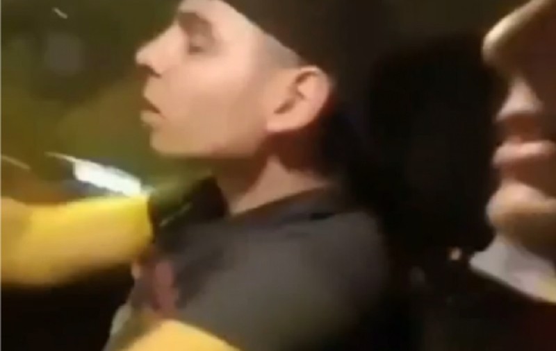 VIDEO | Un elev a făcut accident în timp ce era urmărit de poliție. În mașină mai erau doi minori, care făceau live pe Facebook: „Trei mașini după noi, să moară viața mea!”