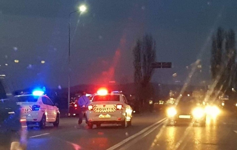 Zeci de persoane au trecut printr-o spaimă teribilă după o ciocnire între un autobuz, un microbuz și o mașină!