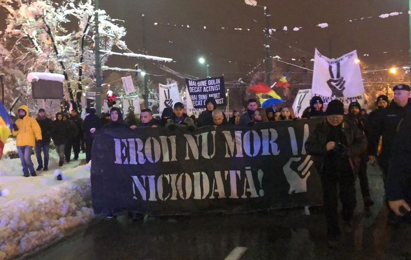 FOTO/ Marșul Eroilor în Timișoara, în memoria martirilor Revoluției din '89. Circa 300 de persoane au ieșit pe străzile orașului unde s-a strigat prima oară „Jos comuniștii”, acum 29 de ani