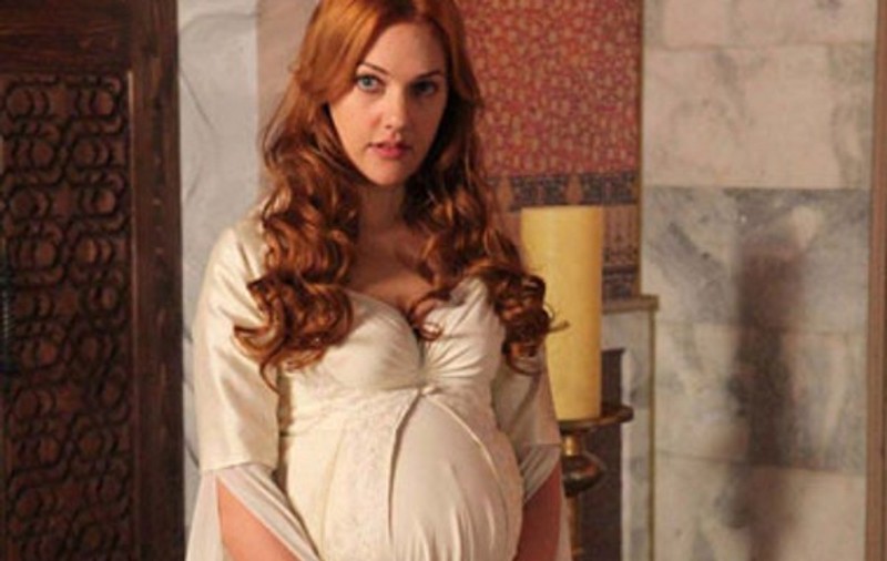 ADEVĂRATĂ SURPRIZĂ! Fosta sultană Hurrem din "Suleyman Magnificul", ÎNSĂRCINATĂ ÎN PATRU LUNI!