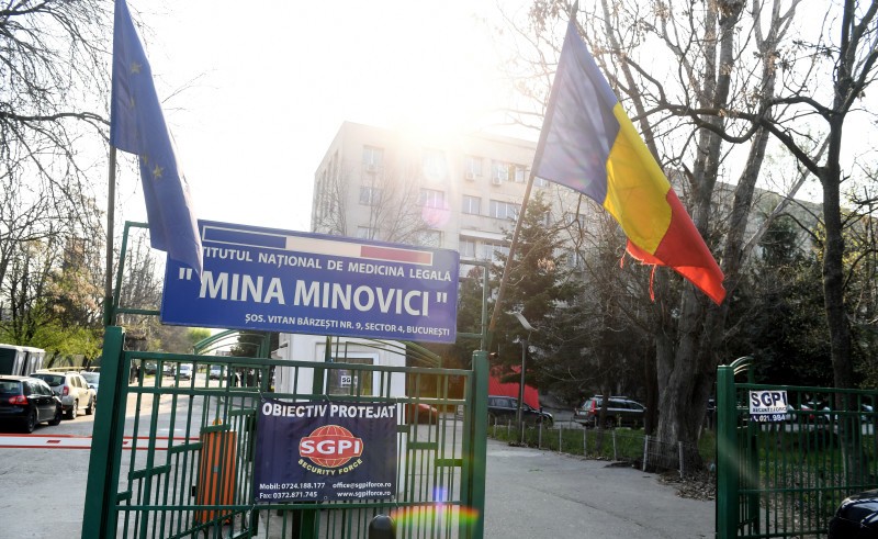 Institutul Național de Medicină Legală a primit plângeri de la propriii angajați și de la persoane care așteptau expertizele de luni sau ani
