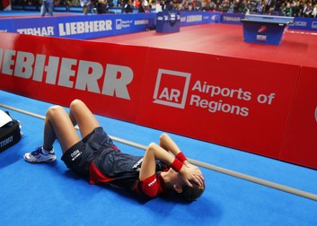 epa04963082 Elizabeta Samara of Romania reacts after beating Jie Li of the Netherlands in their women's singles final match of the Table Tennis European Championships in Ekaterinburg, Russia, 04 October 2015. EPA/SERGEI ILNITSKY