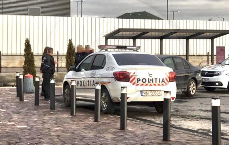 Un sătmărean a sunat la poliție și a anunțat că i s-a furat mașina. De fapt, uitase unde o parcase: „Era foarte aglomerat la mall”