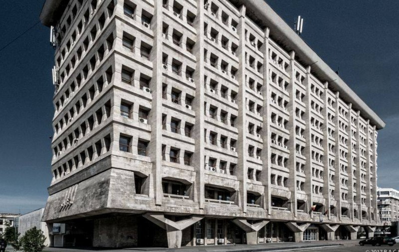 „Casa Albă” din Ploiești va fi reabilitată: povestea Palatului Administrativ care imită forma Coloanei Infinitului