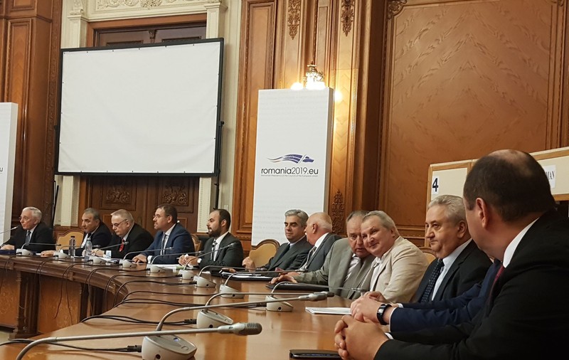 Propunerile pentru noua conducere a BNR, validate în comisiile de specialitate. Isărescu anunţă că prioritatea noului său mandat este aderarea la zona euro