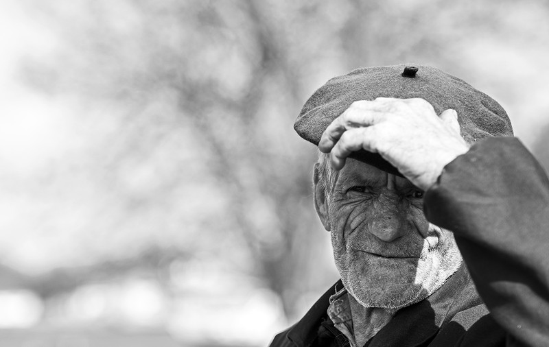 Cât de mult se trăiește la tine în județ? Diferența speranței de viață dintre Vâlcea și Satu Mare este de șapte ani, în extrema României se trăiește cât în Bangladesh!