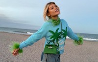 Loredana Groza la mare