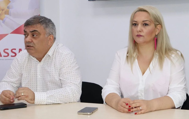 MAFIA SPITALELOR. Un șef al spitalelor bucureștene voia să-și ridice casă din mită: „210.000 de euro. Eu nu muncesc degeaba”. Cea din fața lui purta aparatură de înregistrare de la DNA