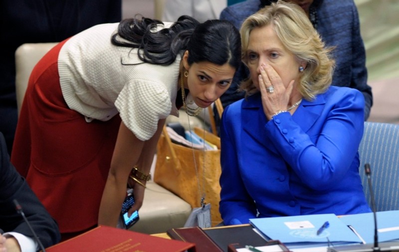Publicaţia americană National Enquirer aruncă bomba: Hillary Clinton e lesbiană!