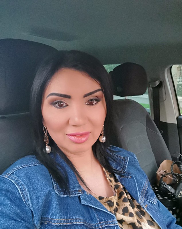 Adriana Bahmuțeanu a revenit în fața instanței la un nou termen cu băieții cei mari ai lui Silviu Prigoană. Vedeta încearcă să își recupereze copiii. „Să le ia averea”