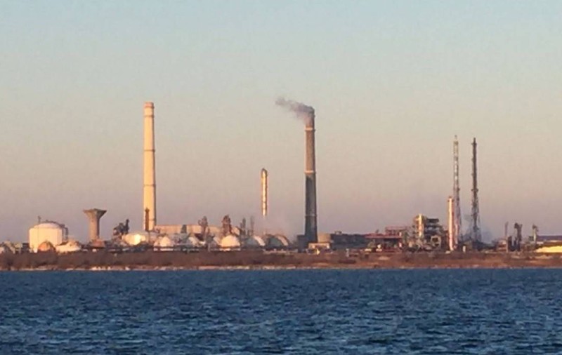 Scurgere de substanțe toxice și iritante la rafinăria Petromidia din Năvodari. Mirosul înțepător se simțea, în special, noaptea