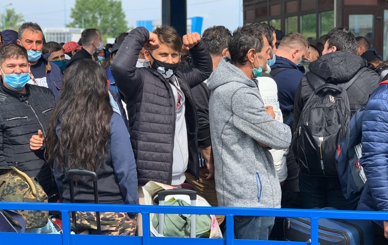 Ministrul sănătăţii, apel către românii care se întorc în ţară: “Izolarea la domiciliu trebuie respectată cu stricteţe”